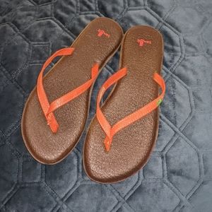 9 coral flipflops